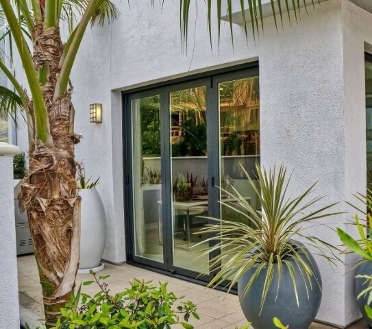 bi-fold doors Costa Mesa, CA